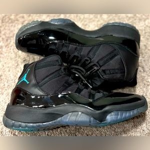 Jordan 11 Retro High Gamma Blue - size 11 - NDS - worn once